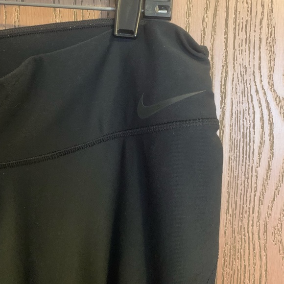 Black Nike leggings with mesh on the sides - Picture 3 of 6